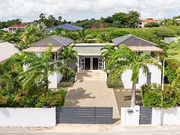 Casa Maria Curacao. Luxury 6 Bedroom Villa Next to Supermarket & Jan T