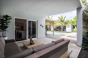 Casa Maria Curacao. Luxury 6 Bedroom Villa Next to Supermarket & Jan T