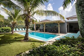 Casa Maria Curacao. Luxury 6 Bedroom Villa Next to Supermarket & Jan T