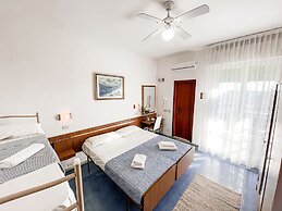 Hotel Sara - 2 Guests Room - n 13