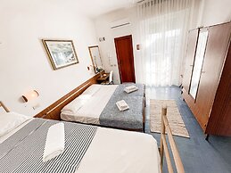 Hotel Sara - 2 Guests Room - n 13