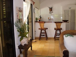 Charming Caribbean Style Villa Near Superb Beach