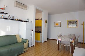 Great Flat With Shared Pool for six Guests-beahost