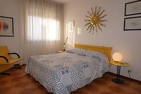 Great Flat With Shared Pool for six Guests-beahost