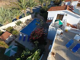 Lovely 7 Bedroom Villa !!