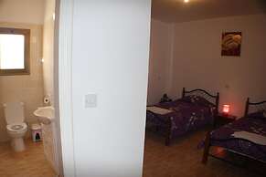 Lovely 7 Bedroom Villa !!