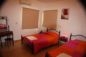 Lovely 7 Bedroom Villa !!