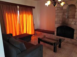 Lovely 7 Bedroom Villa !!