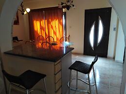 Lovely 7 Bedroom Villa !!