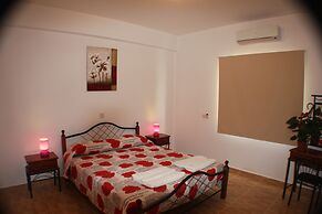 Lovely 7 Bedroom Villa !!