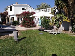 Lovely 7 Bedroom Villa !!