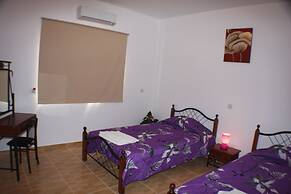 Lovely 7 Bedroom Villa !!