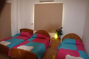 Lovely 7 Bedroom Villa !!