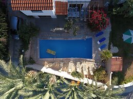 Lovely 7 Bedroom Villa !!