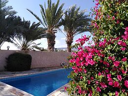 Lovely 7 Bedroom Villa !!