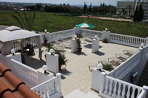 Lovely 7 Bedroom Villa !!