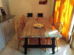 Lovely 7 Bedroom Villa !!