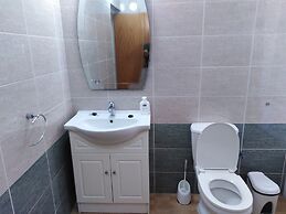 Lovely 7 Bedroom Villa !!