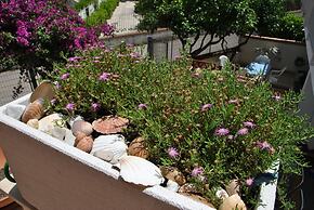 La Bouganville Studio 200 m From the sea