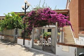 La Bouganville Studio 200 m From the sea