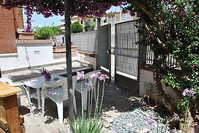 La Bouganville Studio 200 m From the sea