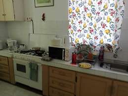 Room in Apartment - Roommate for Rent in Flic en Flac