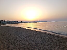 Astrinos Apt Simple, Cosy, Comfortable, Near the Beach