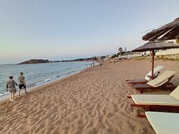 Astrinos Apt Simple, Cosy, Comfortable, Near the Beach