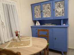 Astrinos Apt Simple, Cosy, Comfortable, Near the Beach