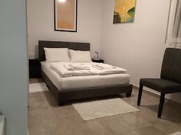 Astrinos Apt Simple, Cosy, Comfortable, Near the Beach