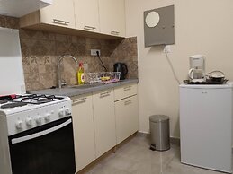 Astrinos Apt Simple, Cosy, Comfortable, Near the Beach