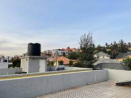 Room-nshuti Spacious Quiet Rm For Short