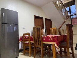 Room-nshuti Spacious Quiet Rm For Short