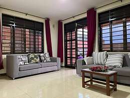 Room-nshuti Spacious Quiet Rm For Short
