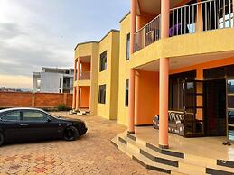 Room-nshuti Spacious Quiet Rm For Short