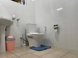 Room-nshuti Spacious Quiet Rm For Short