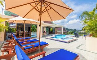 Luxury Four Bed Villa Jasmine, Infinity Pool, Full Staff , Chef and Br