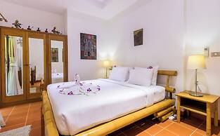 Luxury Four Bed Villa Jasmine, Infinity Pool, Full Staff , Chef and Br