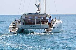 Luxury Four Bed Villa Jasmine, Infinity Pool, Full Staff , Chef and Br