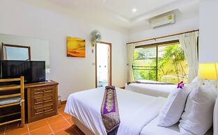 Luxury Four Bed Villa Jasmine, Infinity Pool, Full Staff , Chef and Br