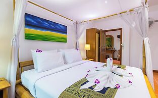 Luxury Four Bed Villa Jasmine, Infinity Pool, Full Staff , Chef and Br