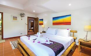 Luxury Four Bed Villa Jasmine, Infinity Pool, Full Staff , Chef and Br