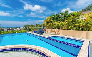 Luxury Four Bed Villa Jasmine, Infinity Pool, Full Staff , Chef and Br