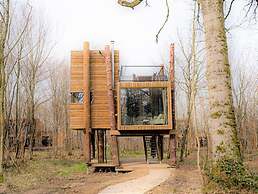 Adventure in Nature Tree Loft for 4 People 2