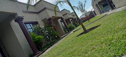 Fully Furnished Apartment With 3 Bedrooms in Chililabombwe