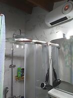 Free Mini Pool Jacuzzi Airport House - up to 8 People