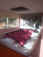 Free Mini Pool Jacuzzi Airport House - up to 8 People