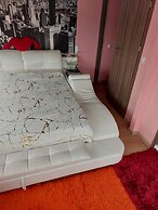 Free Mini Pool Jacuzzi Airport House - up to 8 People