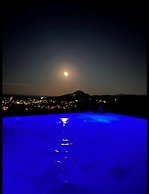 Free Mini Pool Jacuzzi Airport House - up to 8 People