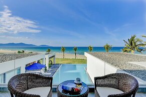 Stunning Beachfront 6br Villa W Largest Pool